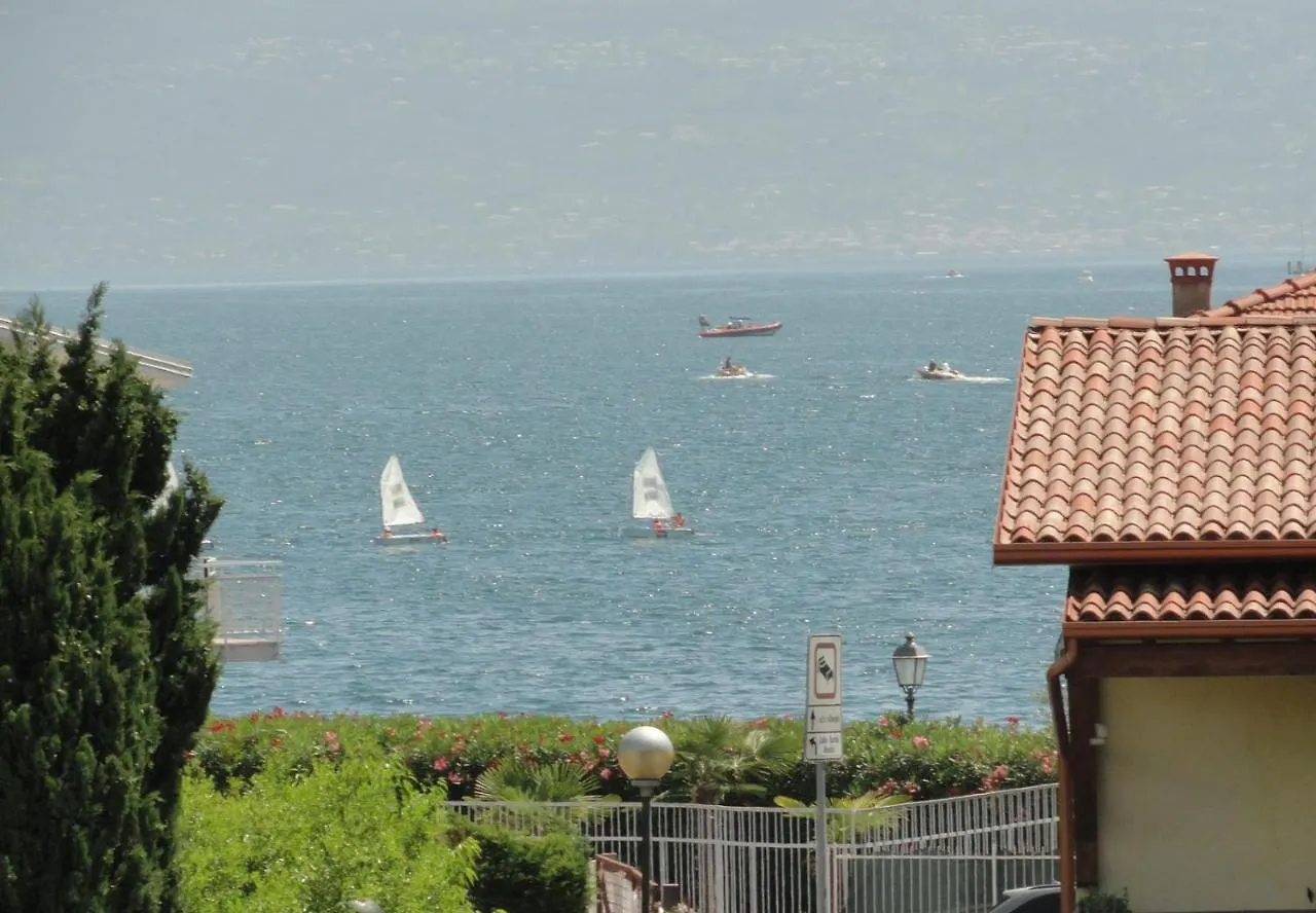 Villa Donne Del Lago Marta Salo Apartment